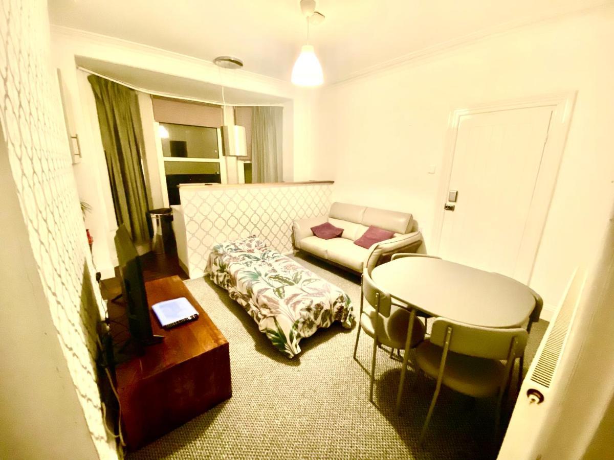 The Walnut Suite Lovely One Bedroom Flat In Stoke. Plymouth Ngoại thất bức ảnh